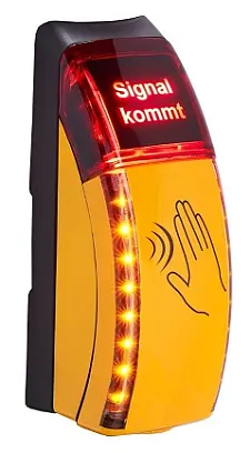 Bild: Der “Taster“ muss nicht mehr berührt werden. Die neue Technik erkennt den Fußverkehr automatisch und quittiert dies optisch durch Aufleuchten. Quelle: RTB GmbH & Co. KG