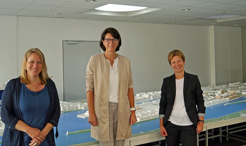 Erörterten gemeinsam den Ausbau der Schieneninfrastruktur (v.l.n.r) Senatorin für Mobilität, Dr. Maike Schaefer, Konzernbevollmächtigte der DB AG für die Länder Niedersachsen und Bremen, Manuela Herbort, Senatorin für Häfen, Claudia Schilling