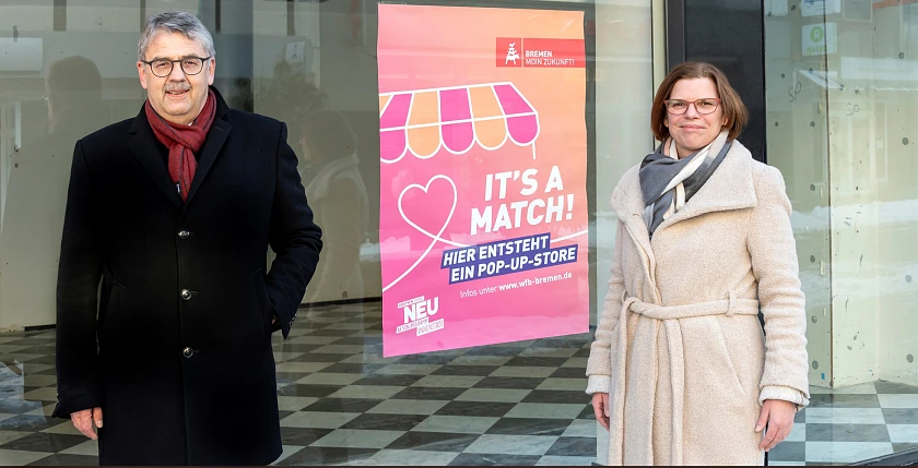 Plakat: Gleich dreimal die richtige Idee mit der richtigen Fläche zusammengebracht – Andreas Heyer, WFB Wirtschaftsförderung Bremen GmbH, und Kristina Vogt, Senatorin für Wirtschaft, Arbeit und Europa, fördern mit dem Wettbewerb Pop-up-Stores neue Nutzungskonzepte in der Bremer Innenstadt.