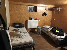 Unbewohnbarer Kellerraum.