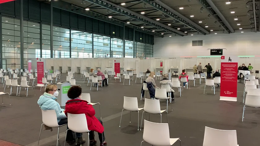 Der Ruhebereich im neuen Impfzentrum (Foto: Gesundheitsbehörde)