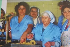Arbeiterinnen (Binnaz Kaya, Hayat Demirkap&#305; u.a.) bei Hachez, vermutlich 1974