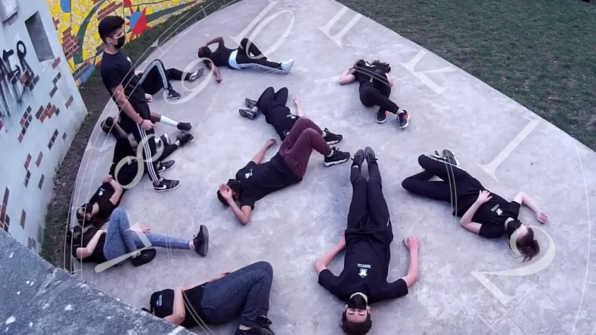 Schülerinnen und Schüler der Oberschule Helgolander Straße bei den Proben. Foto: Dance Company