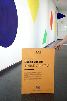 Plakat für den Dialog vor Ort im Hachez Quartier. Foto: Tomsgroup 