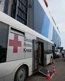 Der Impfbus im Hafen Foto: Pheline Hanke