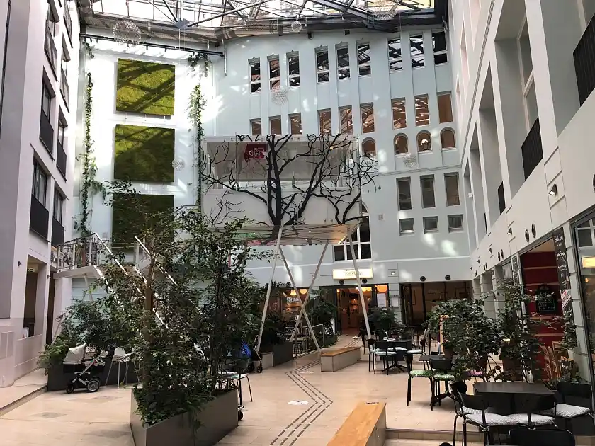 Auch die Fläche im Atrium des "Forums am Wall" kann mitgenutzt werden. Foto: WFB