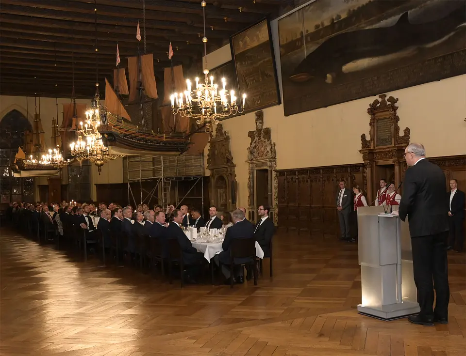 Bürgermeister Dr. Andreas Bovenschulte begrüßt die Gäste der Messen 