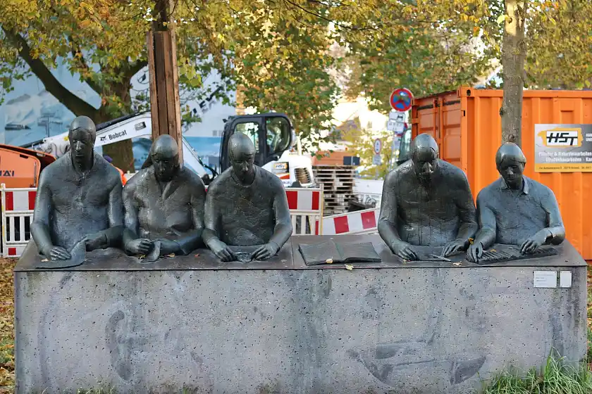 Der Platz am Zigarrenmacherdenkmal wird umgestaltet. Foto: ASV