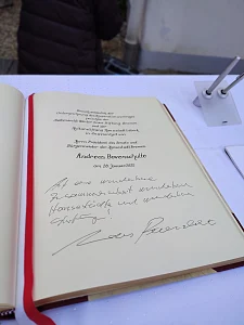 Die Eintragung Bovenschultes im Goldenen Buch Lübecks. Foto: Hansestadt Lübeck