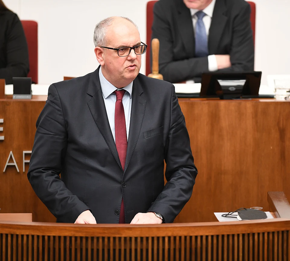 Bürgermeister Bovenschulte hält eine Regierungserklärung vor der Bremischen Bürgerschaft. Foto: Bremische Bürgerschaft | Ingo Charton