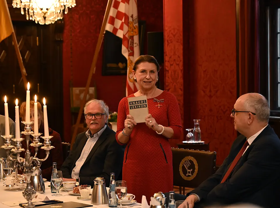 Die Liebe zu Büchern hat Barbara Lisons Lebensweg geprägt. Foto: Senatspressestelle 