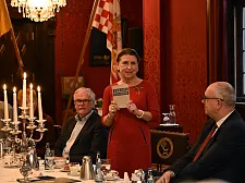 Die Liebe zu Büchern hat Barbara Lisons Lebensweg geprägt. Foto: Senatspressestelle 