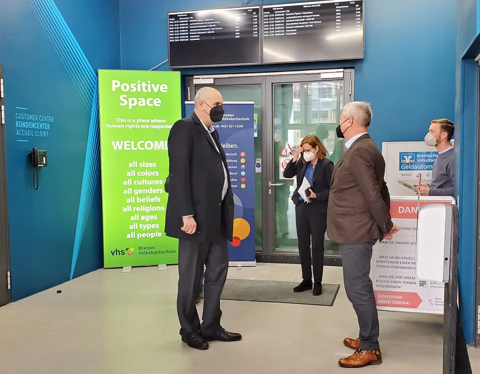 Der Eingangsbereich der vhs: Hier sind alle willkommen. Foto: vhs Bremen