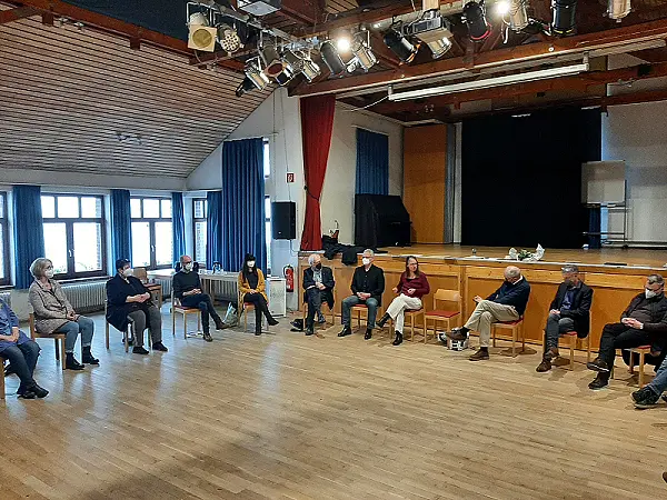 Senatorin Aulepp bei der Übergabe der Zertifikate. Foto: Bildungsressort