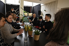 Gesprächsrunde im Café des Creative Hub in der Östlichen Vorstadt. Foto: Senatspressestelle