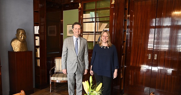 Der portugiesische Generalkonsul Vasco Seruya mit Bürgermeisterin Dr. Maike Schaefer. Foto: Senatspressestelle
