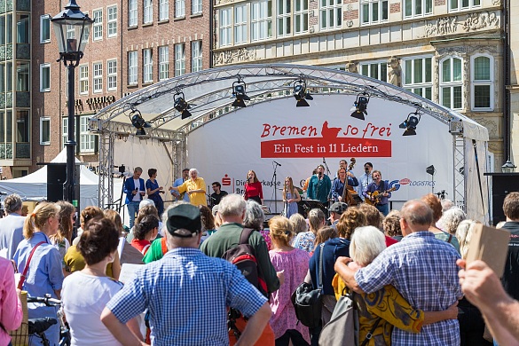 Mitsingfest-Bühne auf dem Marktplatz | Foto: Patric Leo