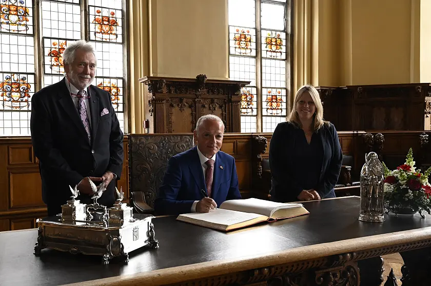 v.l.n.r. Honorargeneralkonsul Dr. Thomas Stöcker, Botschafter der Republik Malta SE Dr. Giovanni Xuereb, Bürgermeisterin Dr. Maike Schaefer