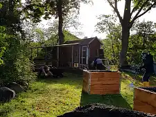 In den Hochbeeten pflanzen die Kinder der Grundschule Arbergen ihr eigenes Gemüse an. Foto: SKB
