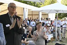 Bürgermeister Andreas Bovenschulte und Wissenschaftssenatorin Claudia Schilling bei der Verabschiedung von Bernd Scholz-Reiter. Foto: Senatspressestelle
