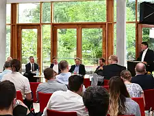 Diskussion zur Übergewinnsteuer in der Bremer Landesvertretung. Foto: Landesvertretung Bremen