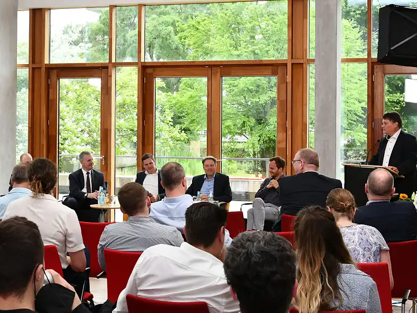 Diskussion zur Übergewinnsteuer in der Bremer Landesvertretung. Foto: Landesvertretung Bremen