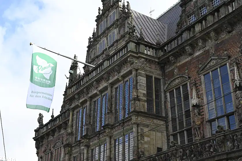 Mayors for Peace: Flagge für den Frieden und gegen Atomwaffen. Foto: Senatspressestelle