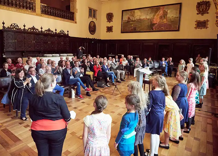 Der Chor der Mädchenkantorei des St. Petri Domes unter der Leitung von Sabrina Reidt hat die Veranstaltung musikalisch umrahmt. Foto: Rebecca Miller, Fotoarchiv SKB-Bremen