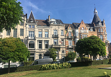 Mit gehisster Speckflagge: Die Landesvertretung Bremens in der Avenue Palmerston in Brüssel. Foto: Landesvertretung