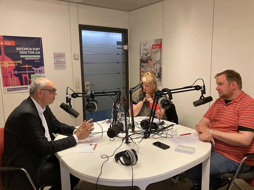 Bürgermeister Bovenschulte beim Bremen-Podcast. Foto: Kulturressort
