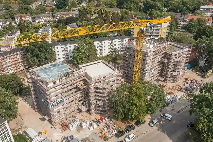 Der Bau der Doppelhäuser des Typs Tarzan und Jane in der Vahr ist schon weit gediehen. Foto: Gewoba
