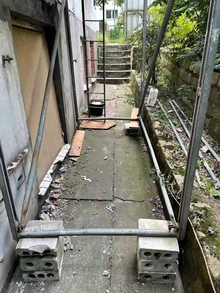 Der Innenhof der Schrottimmobilie. Foto: Innenressort