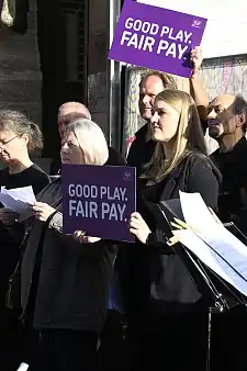 Kampagne #GoodPlayFairPay machte am 9.9. um 9 Uhr in allen 16 Landeshauptstädten auf die prekäre Lage freischaffender Musikerinnen und Musiker aufmerksam. Foto: Senatspressestelle