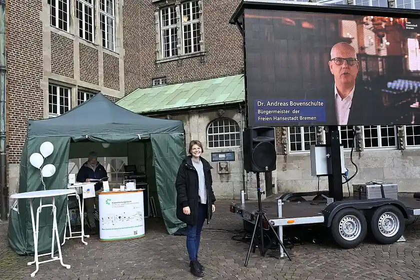 Neben dem Rathaus informiert die Koordinierungsstelle für Hospiz- und Palliativversorgung über Fragen rund um die professionelle Sterbebegleitung. Foto: Senatspressestelle