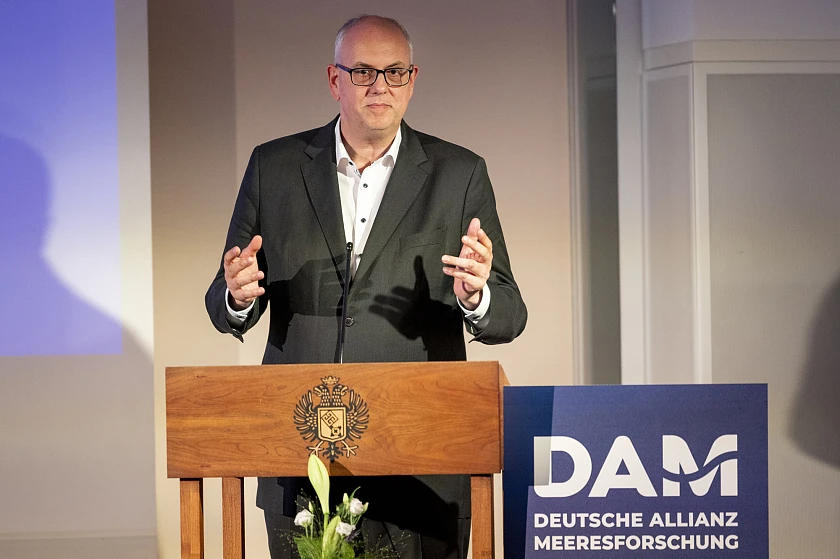 Bürgermeister Bovenschulte beim Parlamentarischen Abend der Deutschen Allianz Meeresforschung:  Die Ozeane sollten uns allen am Herzen liegen. 