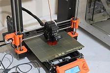 Ob 3D-Drucker, Lasercutter oder Vinyl-Plotter – in der offenen Werkstatt des FabLab Bremen e.V. finden die Besucherinnen und Besucher Fertigungstechnologien, die sie zuhause nicht besitzen. Foto: Senatspressestelle