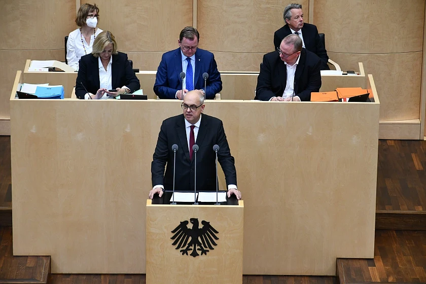 Bürgermeister Dr. Andreas Bovenschulte bei seiner Rede im Bundesrat zur Begründung des Bremer Antrags zum Energiesperren-Moratorium. Foto: Landesvertretung