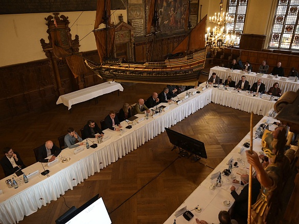 In der Oberen Halle des Rathauses berieten rund 60 Fachleute die Entwicklung der Bremer Innenstadt. Foto: Senatspressestelle
