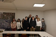 Bürgermeister Andreas Bovenschulte und Ortsamtsleiter Florian Boehlke treffen sich mit dem Kinder- und Jugendbeirat Burglesum.