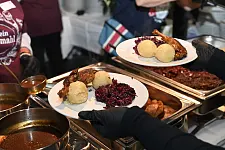 Ente, Rotkohl, Klöße - es war das ganz klassische Festessen, das bei Mein Festmahl gereicht wurde. Foto: Senatspressestelle