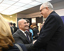 Bürgermeister Bovenschulte begrüßt den Bürgermeister aus Izmir, Tunç Soyer. Foto: Senatspressestelle