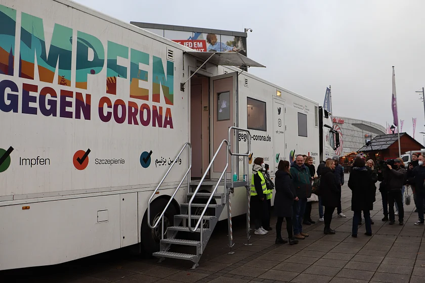 Der Impftruck beim letzten Einsatz vor der Waterfront. Foto: Pressereferat Senatorin für Gesundheit