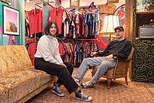 Isabel Ratfisch, Storemanagerin von Wanted Vintage, und Levon Honkamp, Geschäftsführer von Wanted Vintage. Foto: WFB Jan Rathke