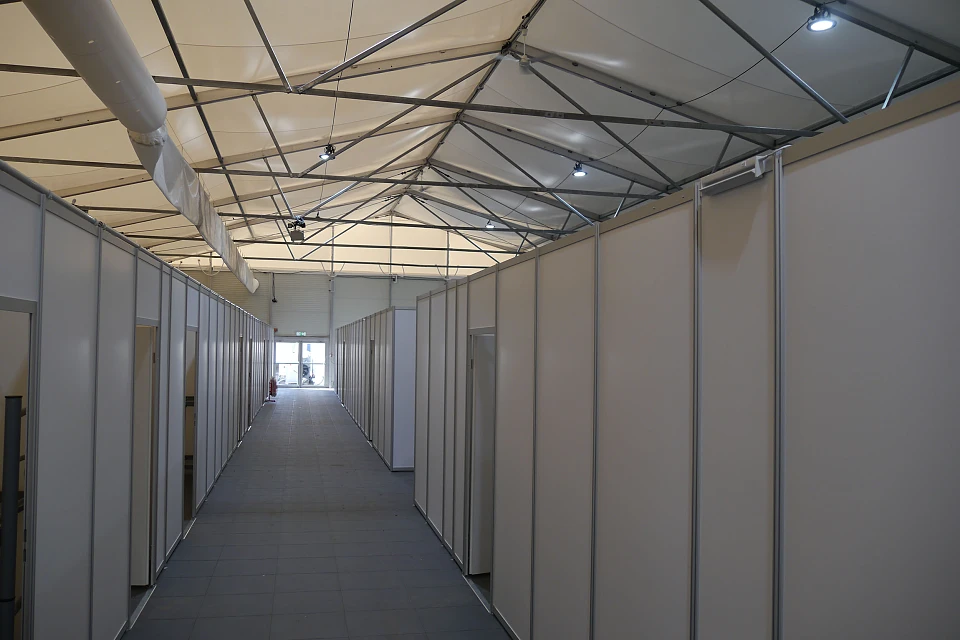 Erste Leichtbauhallen in der Überseestadt nehmen Betrieb auf. Foto: Pressereferat der Senatorin für Kinder und BildungErste Leichtbauhallen in der Überseestadt nehmen Betrieb auf. Foto: Pressereferat der Senatorin für Kinder und Bildung