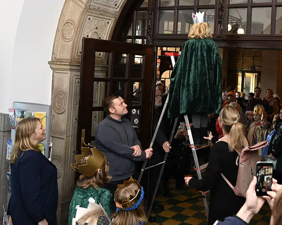 20*C+M+B+23  schrieb eine Sternsingerin der katholischen Gemeinde St. Katharina an die Eingangstür der Bremer Rathauses. Foto: Senatspressestelle