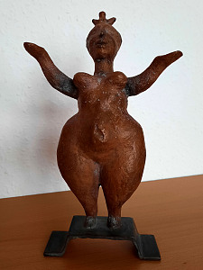 Die Statue Die kleine Aphrodite der Künstlerin Anne Baisch wird mit dem Frauenkulturförderpreises 2022  verliehen. Foto: Senator für Kultur