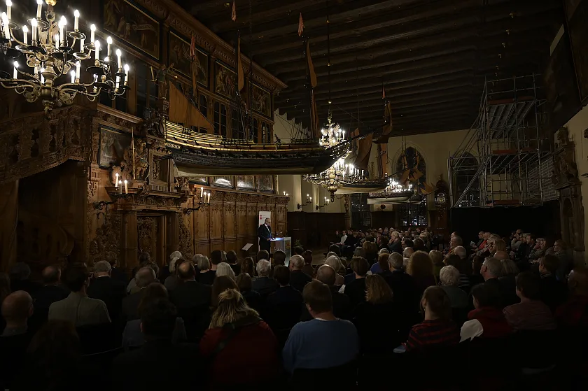 Zentrale Gedenkveranstaltung zum Tag des Gedenkens in der Oberen Rathaushalle. Foto: Senatspressestelle 