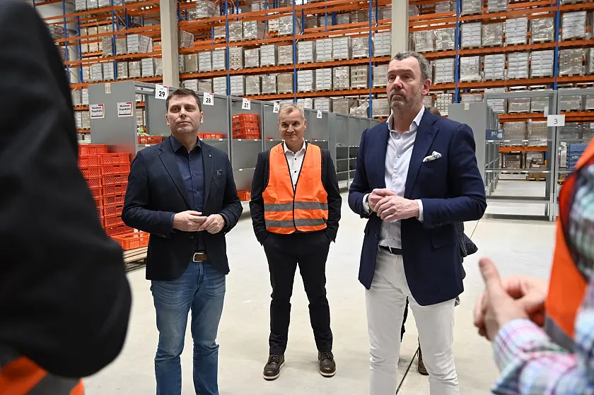 Sie wollen die Zukunft der Lebensmittelversorgung in Dörfern revolutionieren: Norbert Hegmann, Gründer und Geschäftsführer; Frank Sahler, Leiter Marketing und Sales; Thorsten Bausch, Gründer und Geschäftsführer  Foto: Senatspressestelle