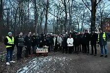 Auf dem Weg durch den Berliner Tiergarten: Die Kohltour der Bremer Landesvertretung. Foto: Landesvertretung