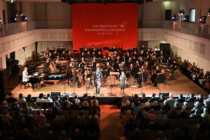 In ihrer 25. Ausgabe bringen Schülerinnen und Schüler der Gesamtschule Bremen-Ost das einzigartige Format Melodie des Lebens erneut gesanglich auf die Bühne. Foto: Senatspressestelle